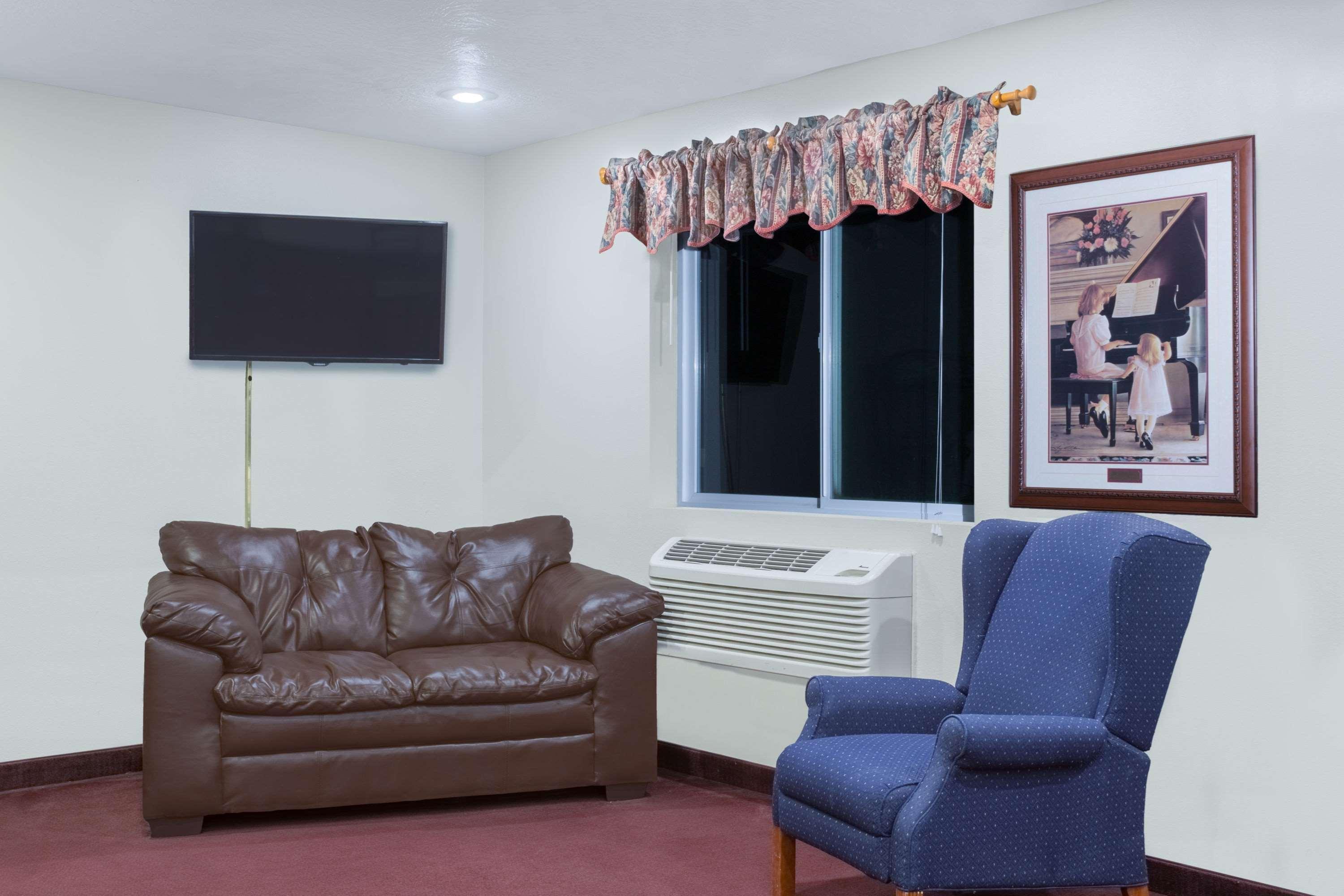 Super 8 By Wyndham Super 8 Blackfoot Exterior foto
